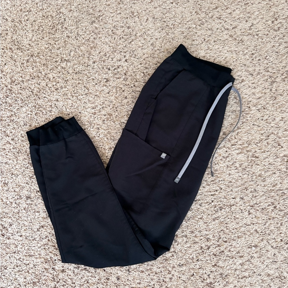 Fabletics Scrubs - Picture 2 of 2